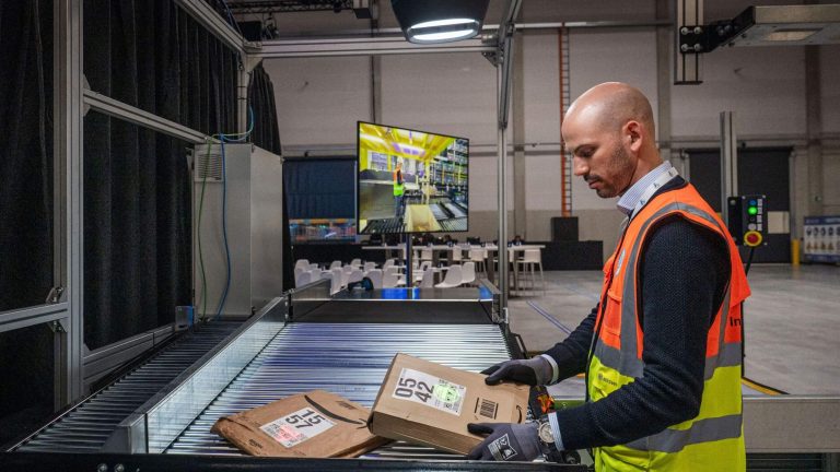 Amazon Package Sorter: Job Overview, Requirements and How to Apply